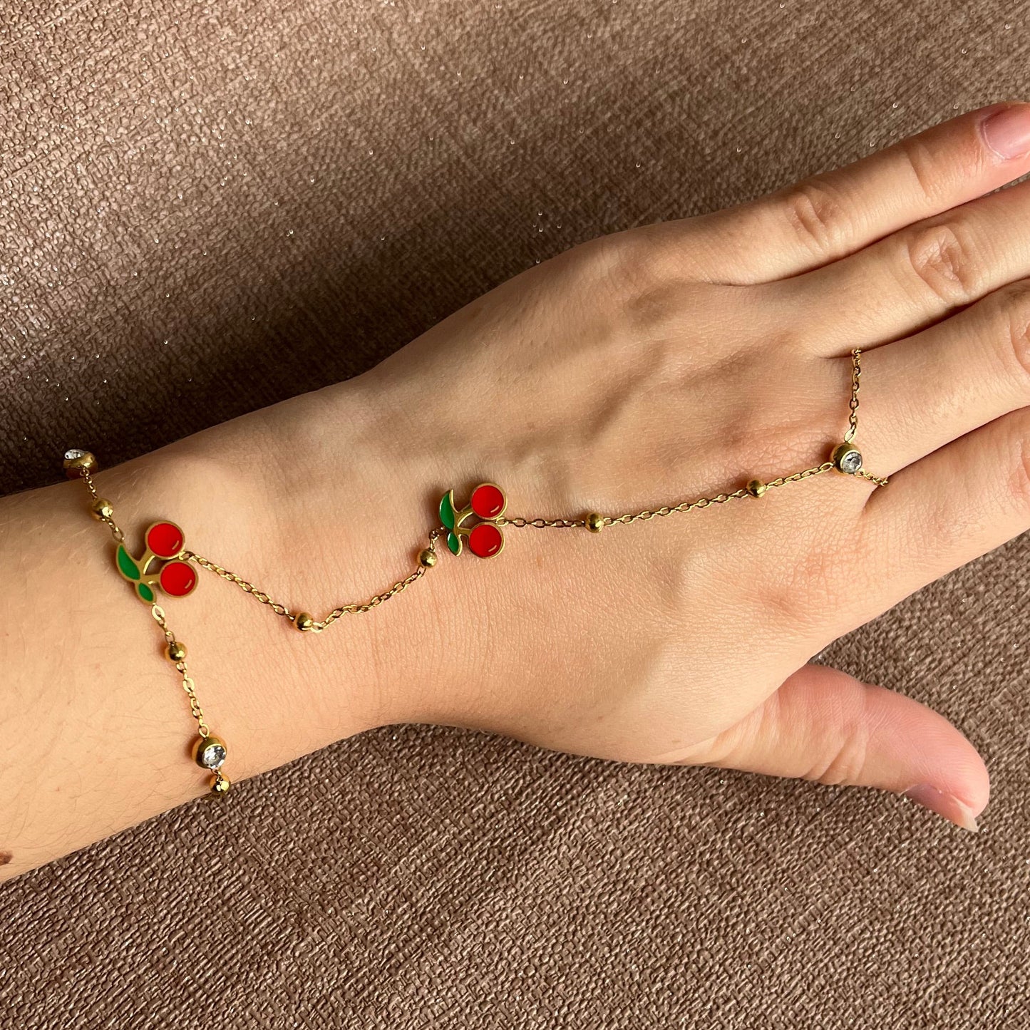 Chaîne de main Rouge Délice