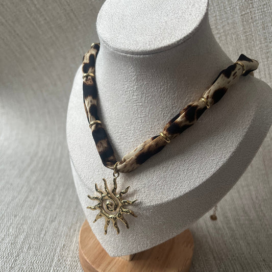 Collier Envoutant