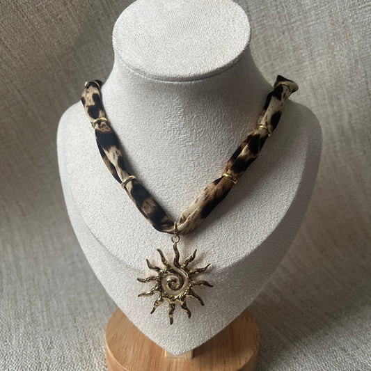 Collier Envoutant
