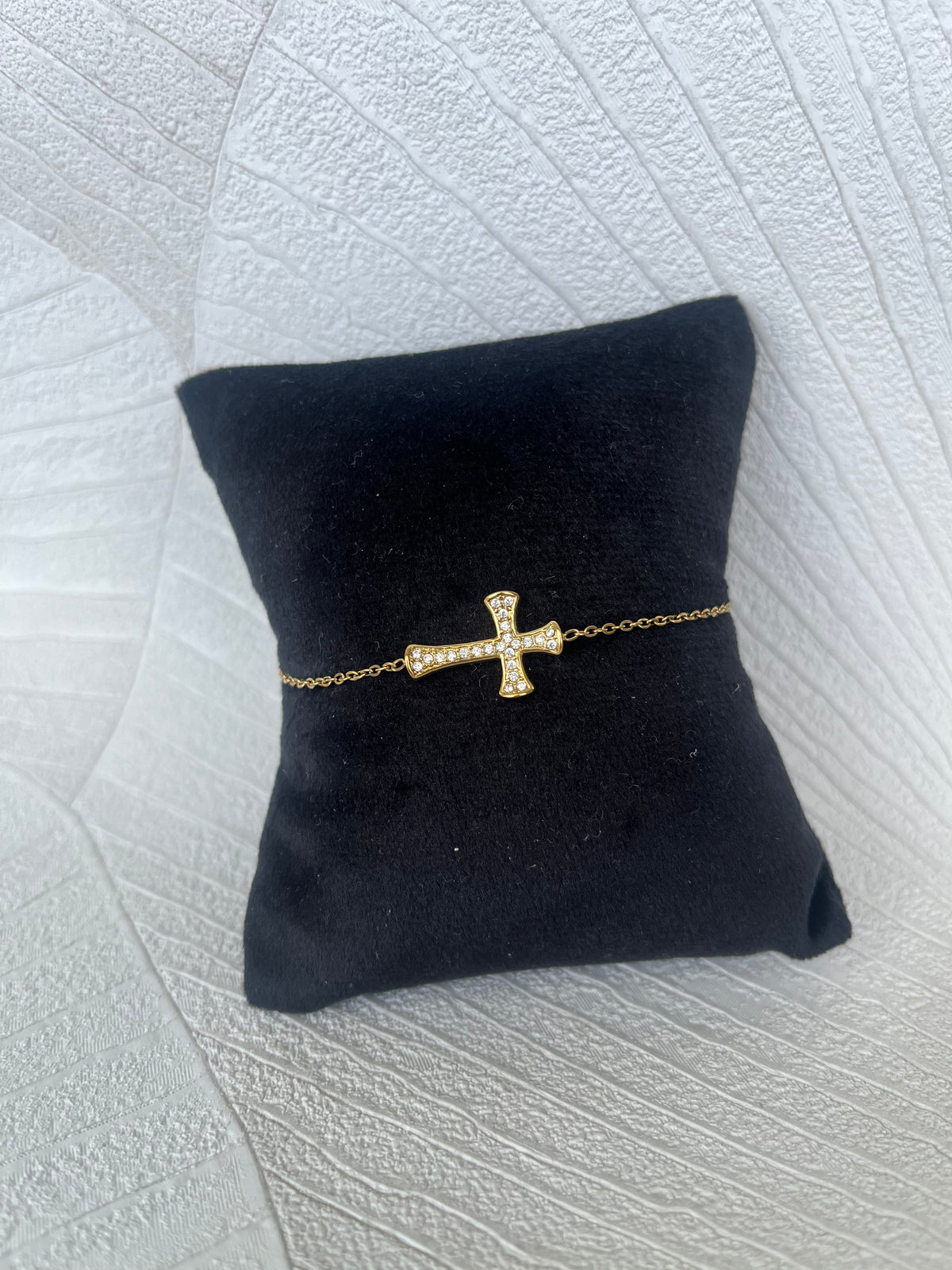 Bracelet croix avec strass