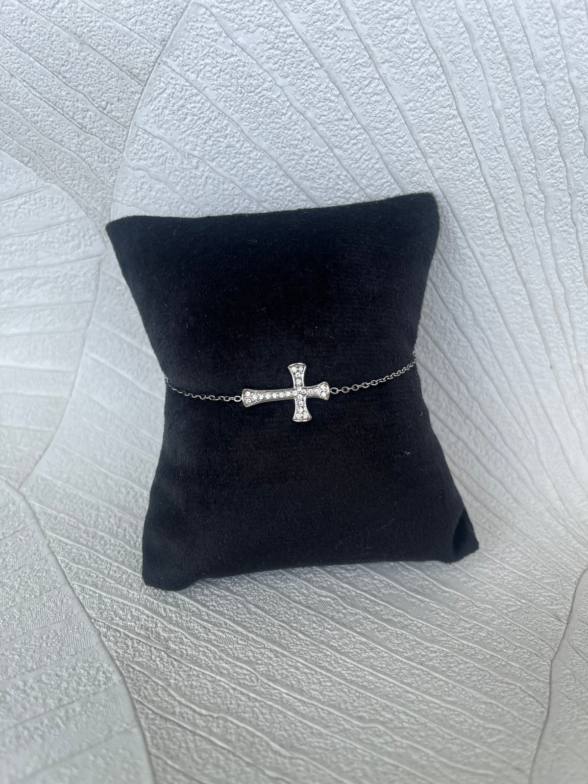 Bracelet croix avec strass